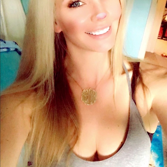 Meet your Posher, Kelly - Picture 2 of 3